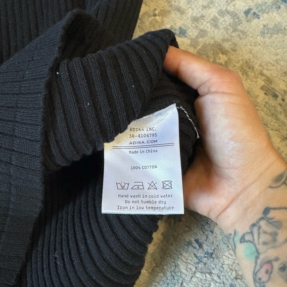 Adika black ribbed square neck tank M/L - Picture 4 of 4